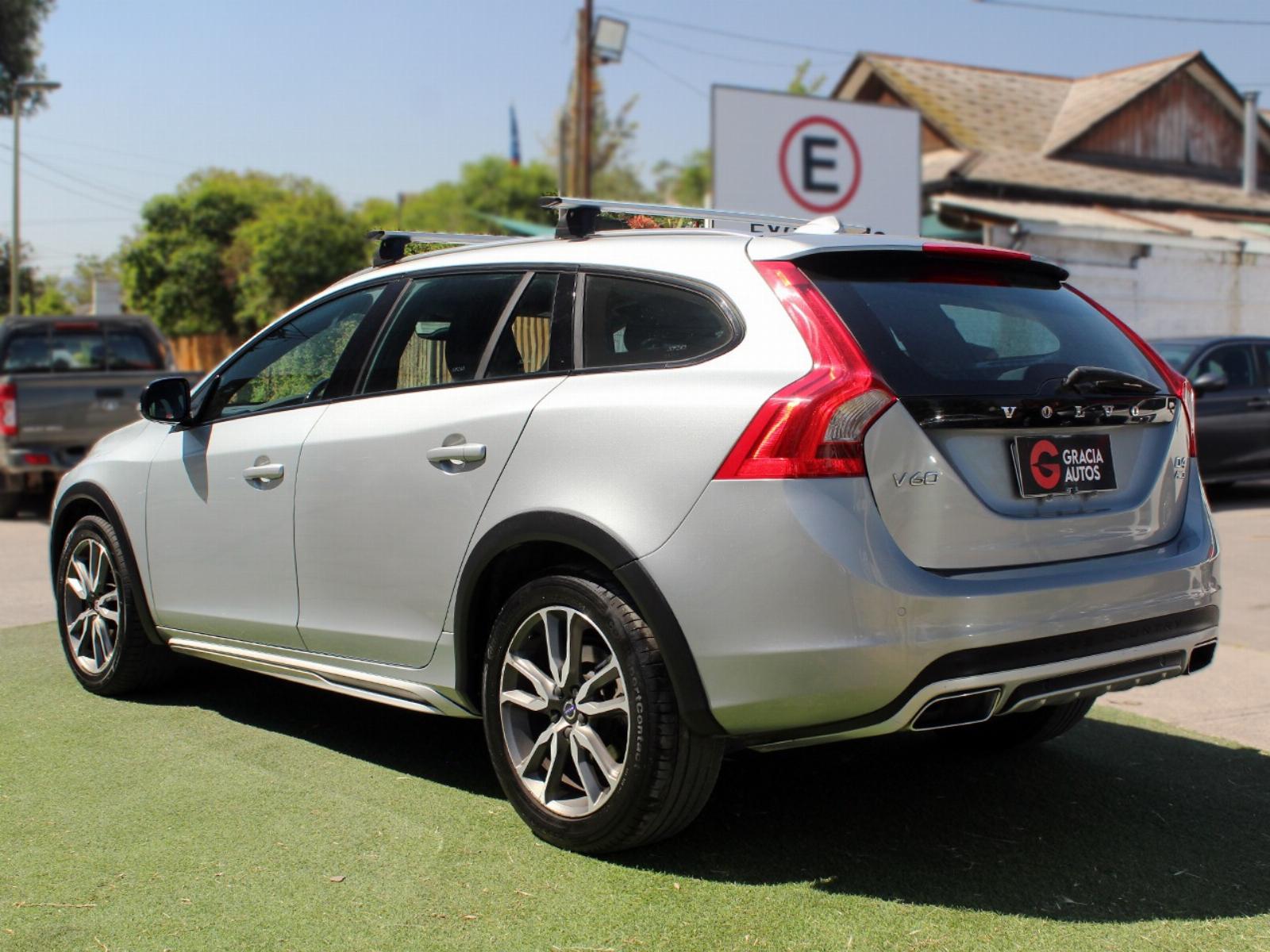 VOLVO V60 CC D4 COMFORT AWD 2.4 2017 - Imagen 6 de 8