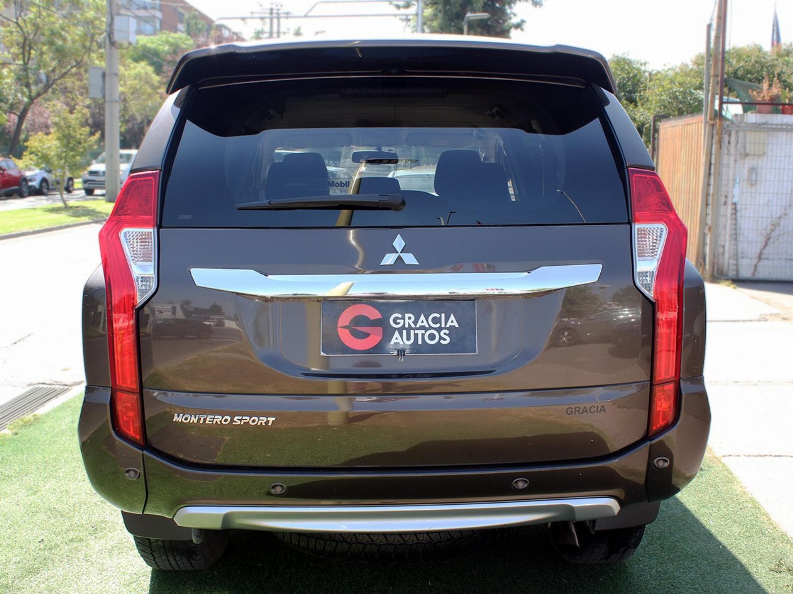 Mitsubishi MONTERO SPORT AT 4X2 2.4 DIESEL 2018 - Foto 5 de 8