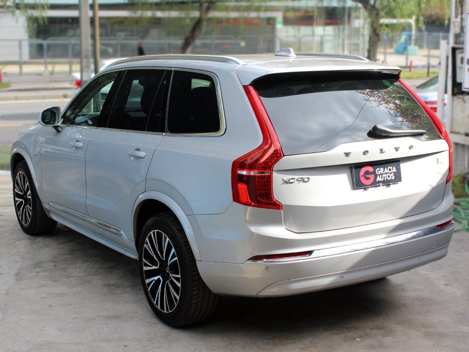 Volvo XC90 2.0 T8 RECHARGE PLUS HYBRID AWD AT 2024 - Imagen 6 de 10