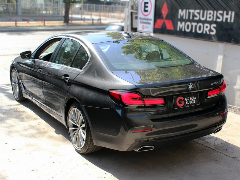 BMW 520 DIESEL 2.0 HERITAGE 2023 - Imagen 6 de 10