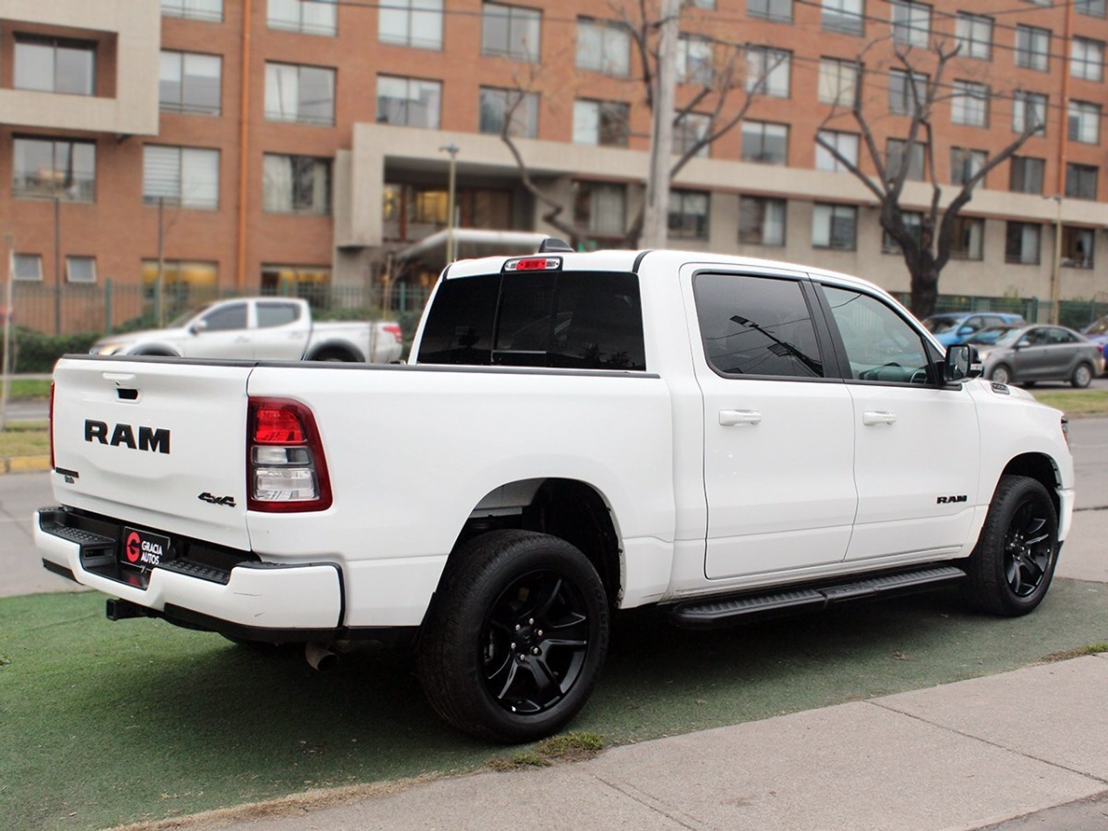 RAM 1500 3.6 BIG HORN CREW CAB 4WD 2022 - Foto 4 de 10