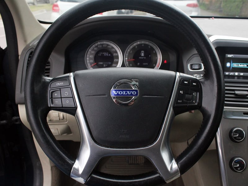 Volvo XC60 2.0 T5 PLUS 4X2 AT 5P 2013 - Imagen 10 de 10