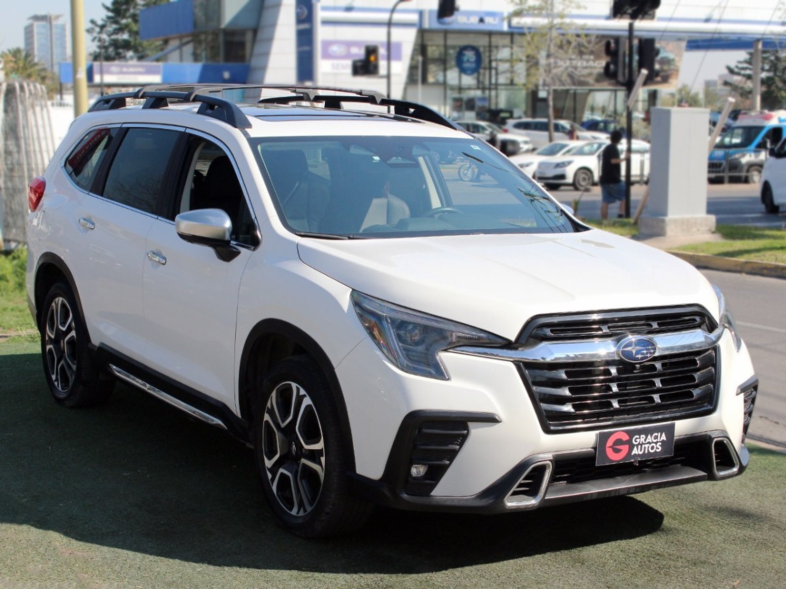 Subaru EVOLTIS 2.4T TOURING GARDX AWD CVT AT 5P 2025 - Foto 3 de 10