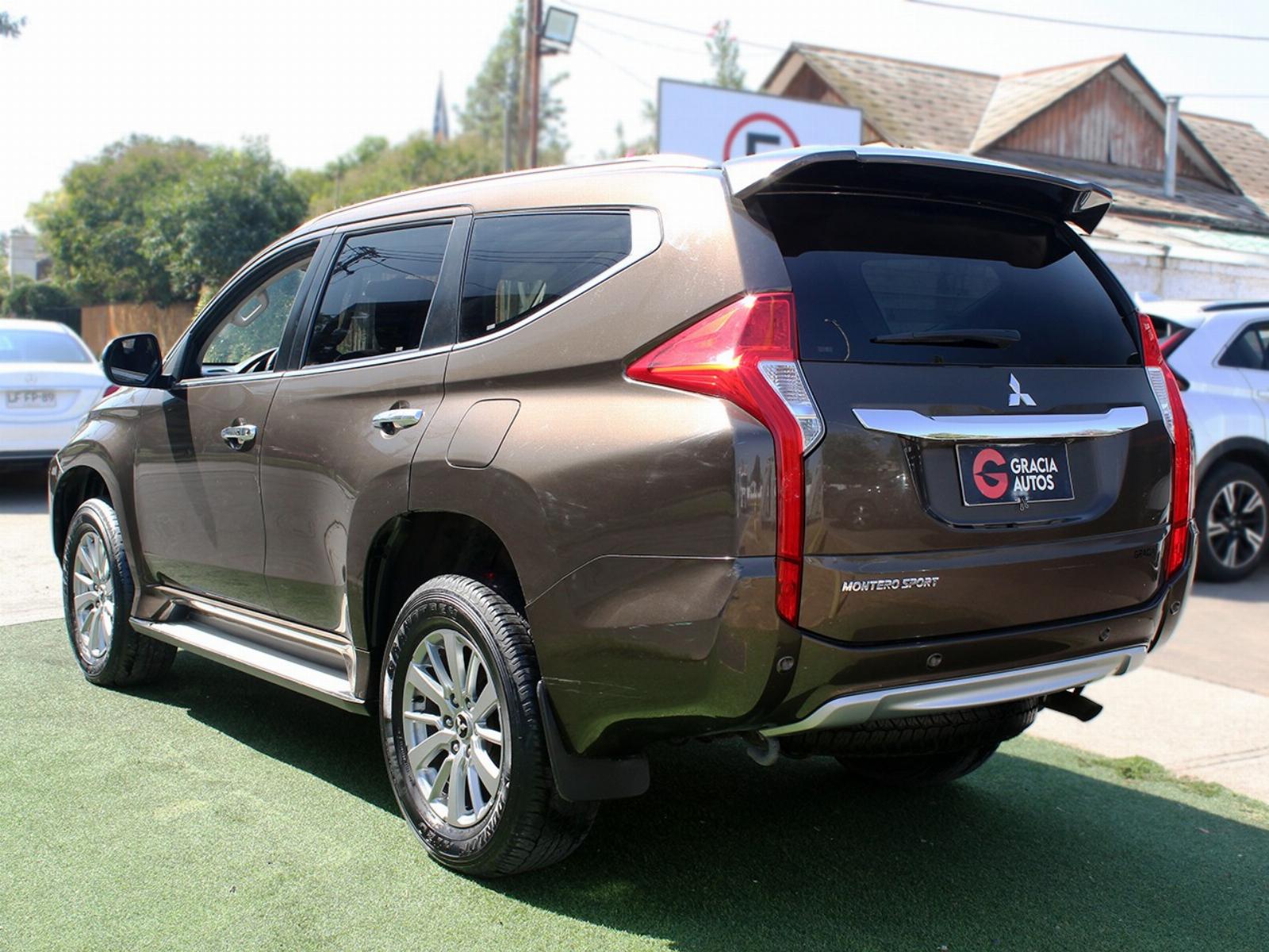 Mitsubishi MONTERO SPORT AT 4X2 2.4 DIESEL 2018 - Imagen 6 de 8