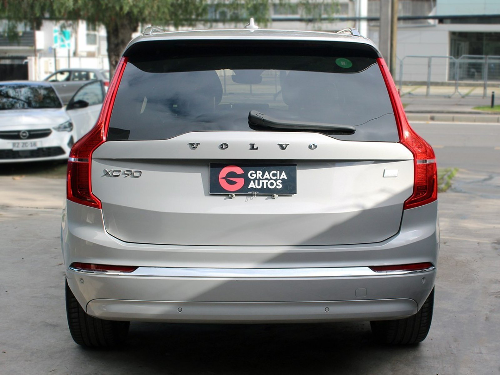 Volvo XC90 2.0 T8 RECHARGE PLUS HYBRID AWD AT 2024 - Foto 5 de 10