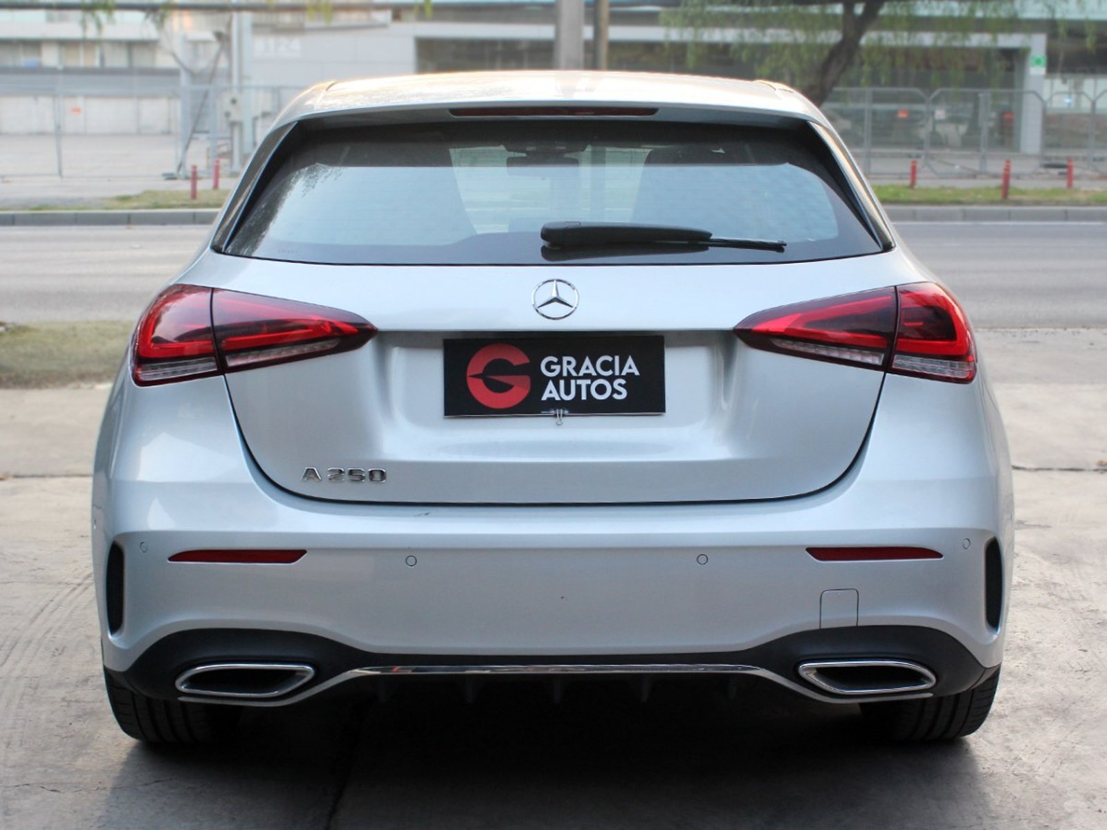 MERCEDES-BENZ A250 AMG LINE 2.0 2020 - Imagen 5 de 10