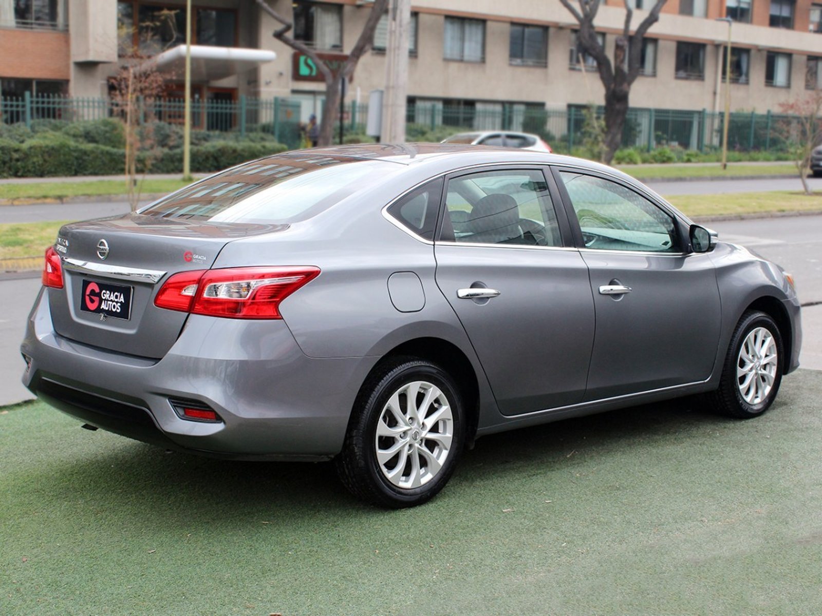 Nissan SENTRA 1.8 MT ADVANCE 2021 - Foto 4 de 10