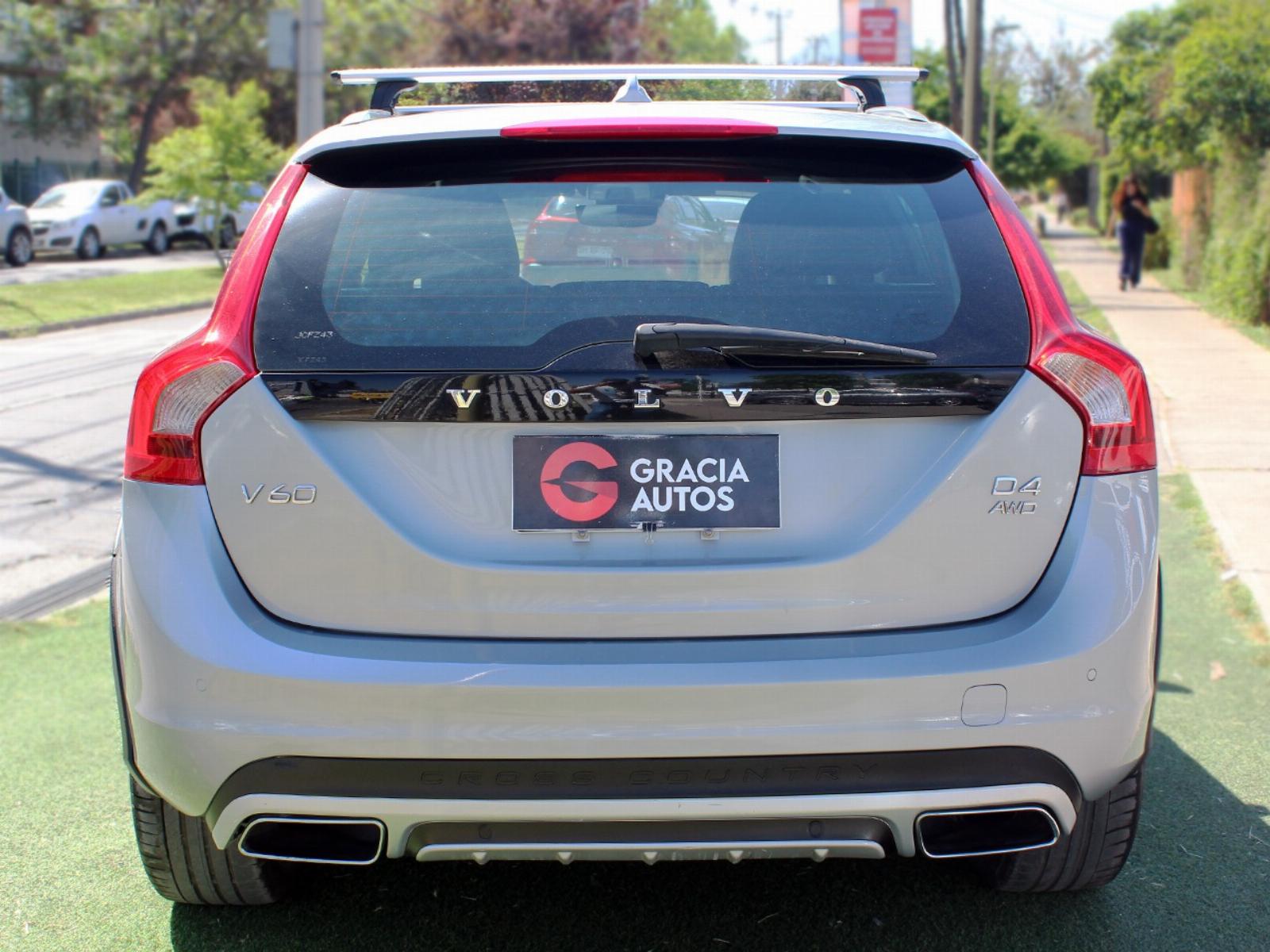 VOLVO V60 CC D4 COMFORT AWD 2.4 2017 - Imagen 5 de 8