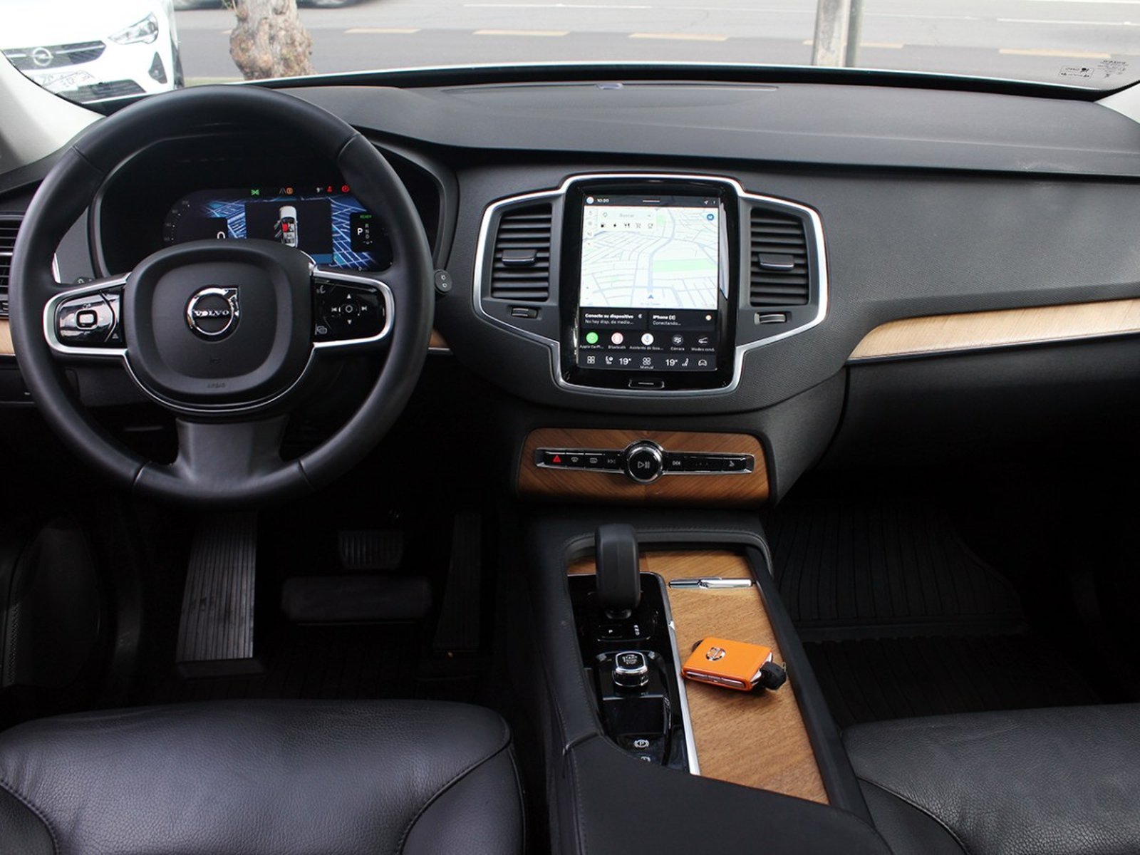 Volvo XC90 2.0 T8 RECHARGE PLUS HYBRID AWD AT 2024 - Imagen 9 de 10