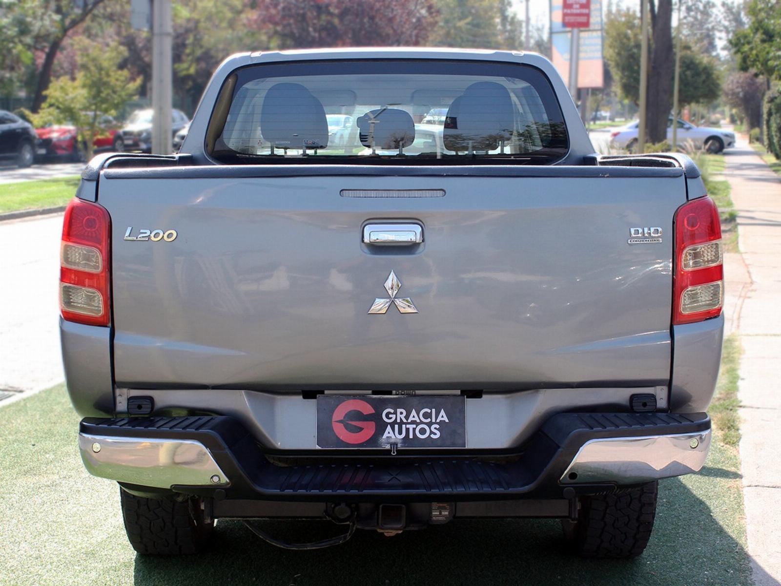 Mitsubishi L200 KATANA CR 2.4 2017 - Foto 5 de 8