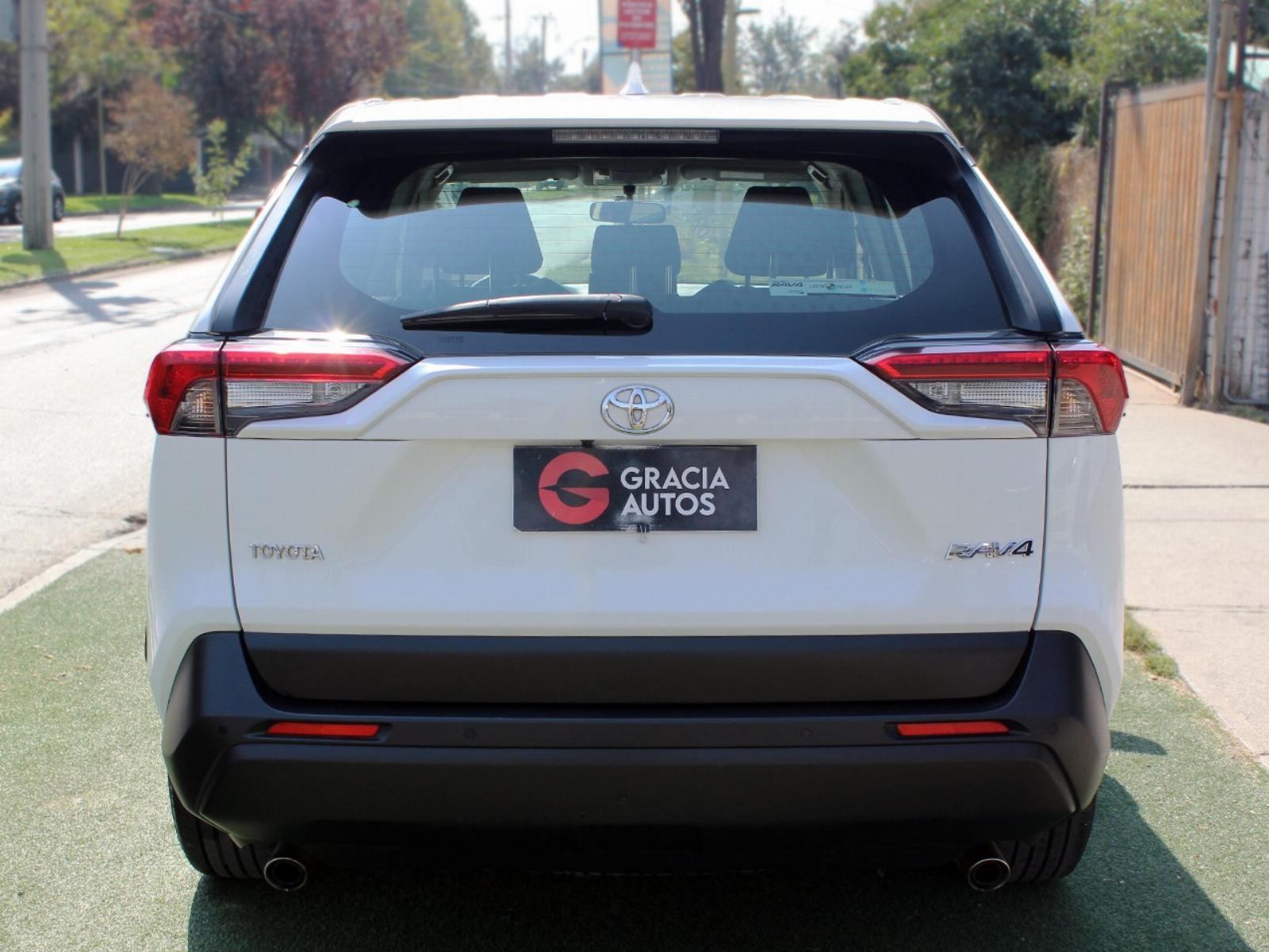 TOYOTA RAV 4 LE 2.0 2022 - Imagen 5 de 8