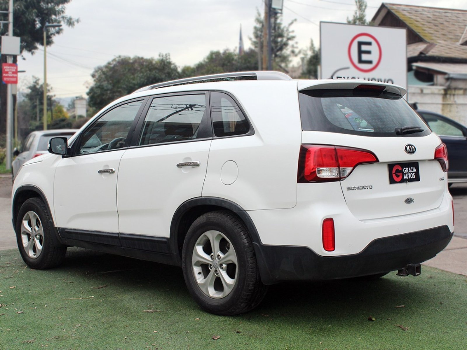 Kia SORENTO 2.2 EX DIESEL 4X2 7PAS 6MT 5P 2014 - Imagen 6 de 10