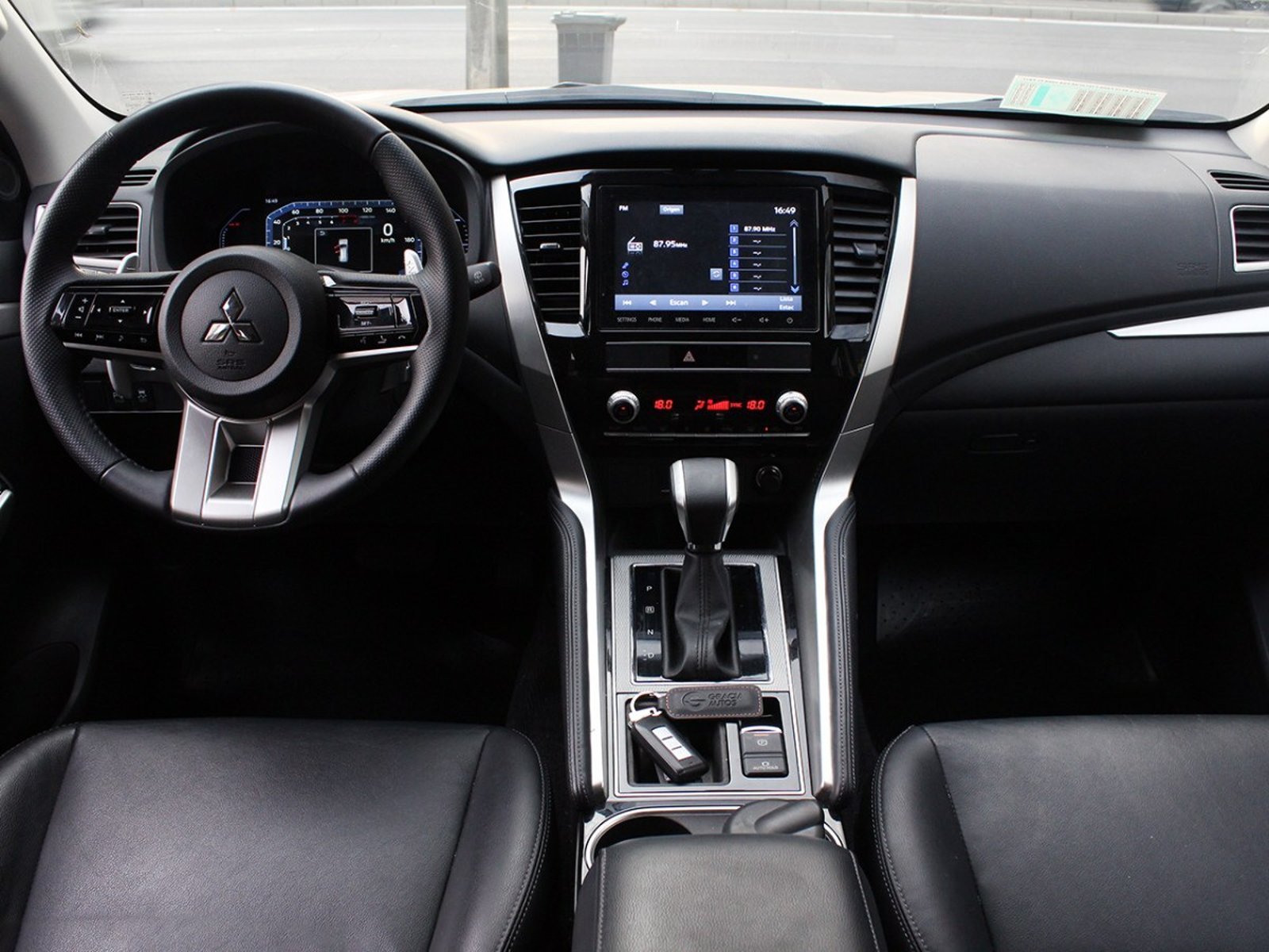MITSUBISHI MONTERO SPORT 3.0 2WD AT 2025 - Imagen 9 de 10