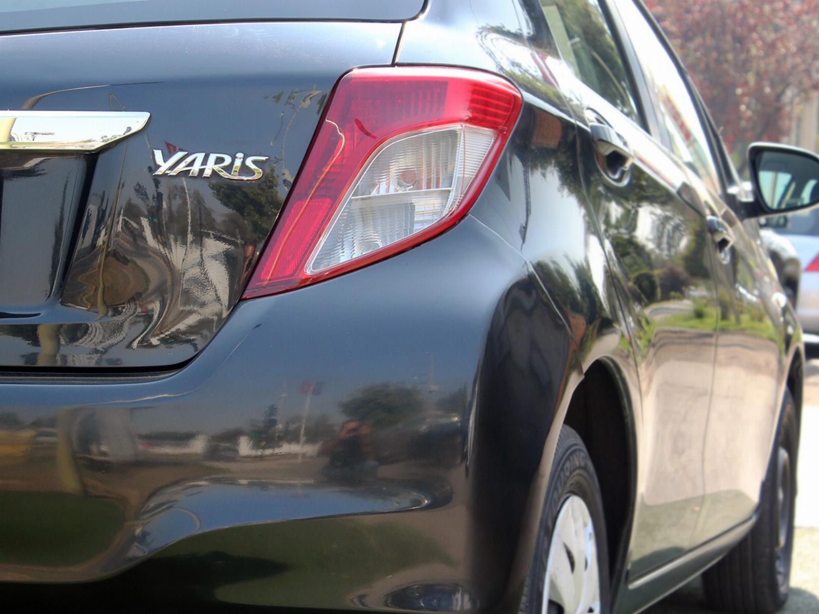 Toyota YARIS SPORT GLI 1.3 MT 2012 - Imagen 7 de 8