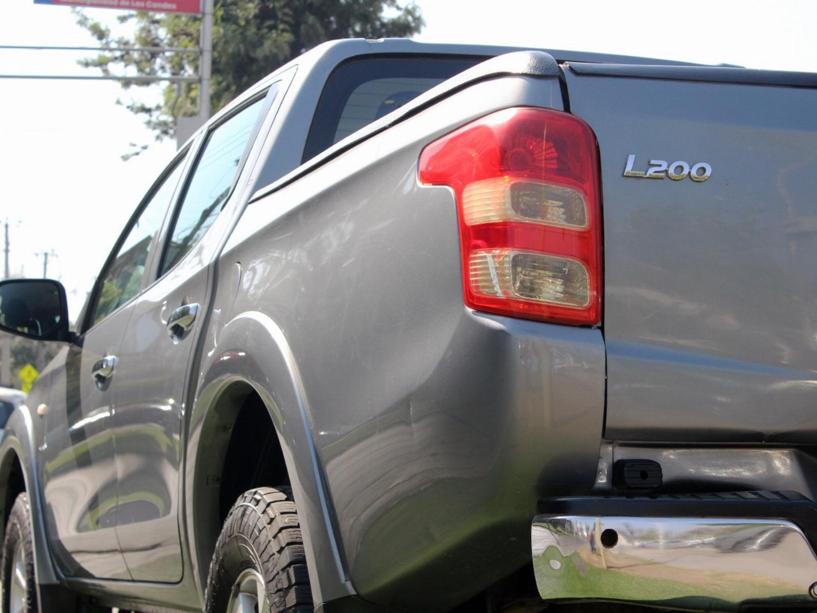 MITSUBISHI L200 KATANA CR 2.4 2017 - Imagen 7 de 8