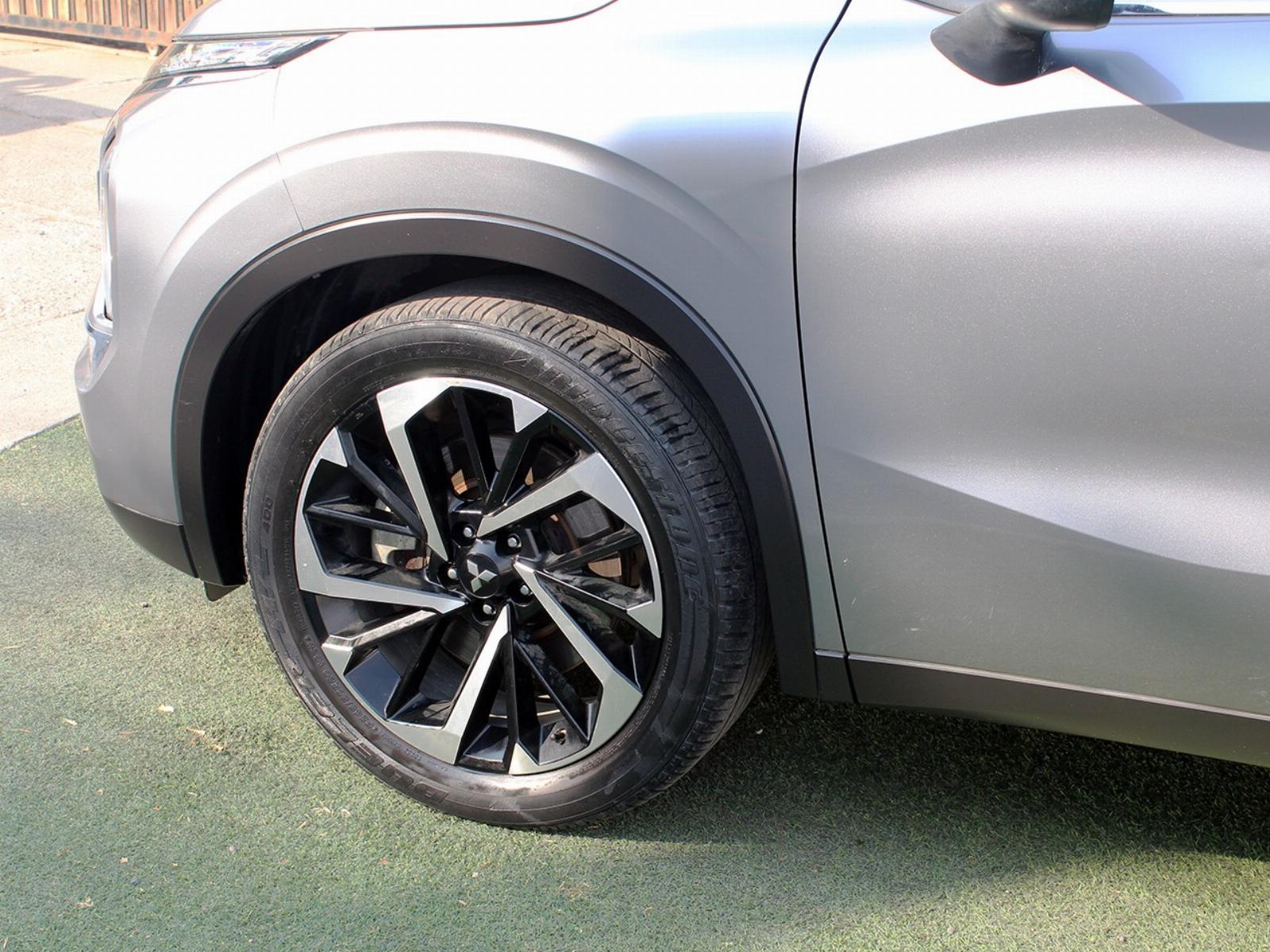 MITSUBISHI OUTLANDER GLS 4X4 2.5 AT 2023 - Imagen 8 de 8