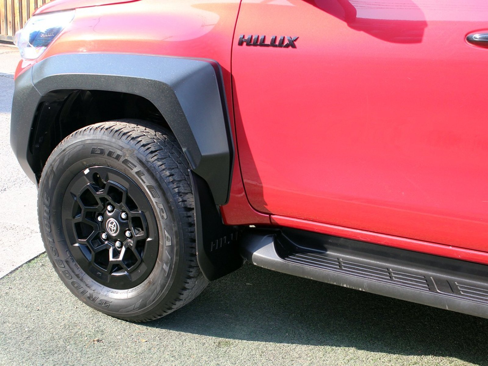TOYOTA HILUX 2.8 GR-S DIESEL 4X4 AT 2024 - Imagen 8 de 10