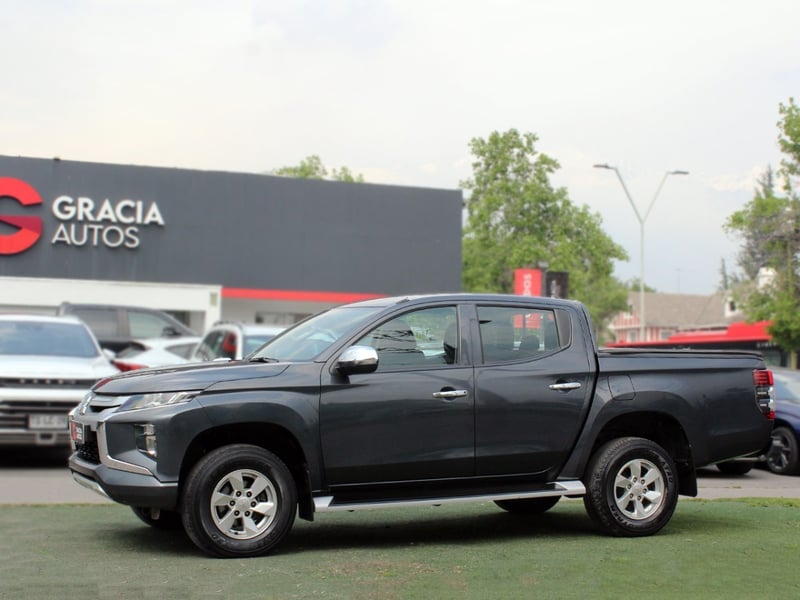 Mitsubishi L200 2.4 KATANA CRT DIESEL DOB CAB 4X4 MT 4P 2023