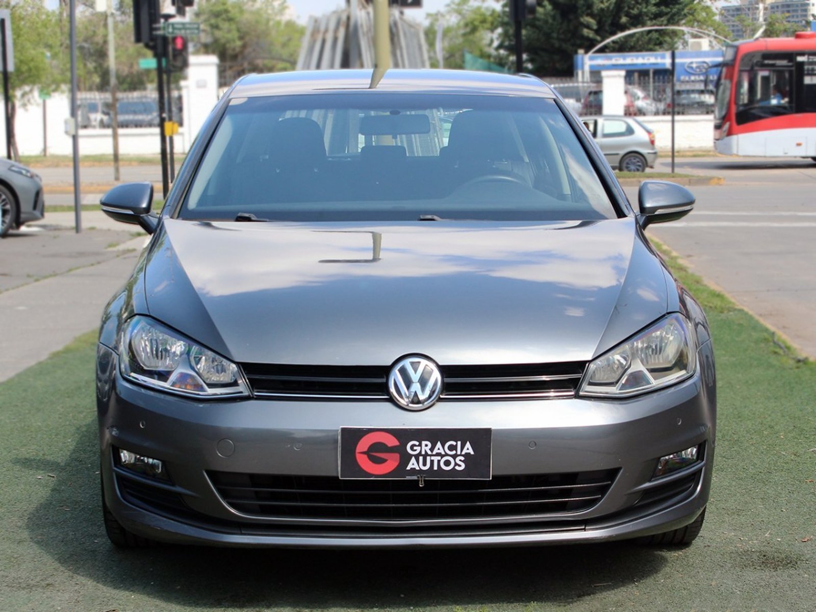 Volkswagen GOLF 1.6 4X2 AT 5P 2015 - Foto 2 de 10