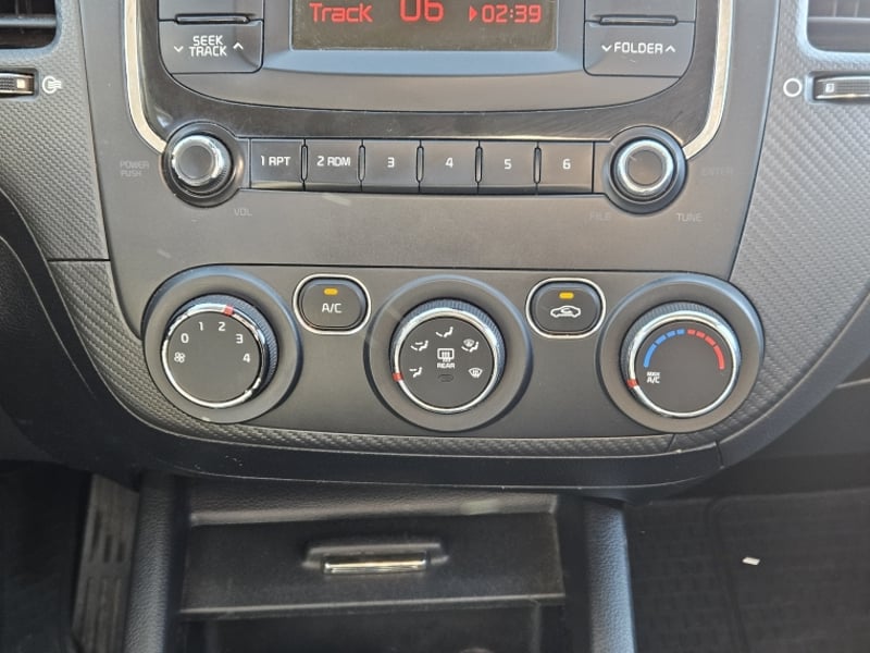 Kia CERATO 5 5 EX MT 1.6 2019 - Imagen 12 de 18