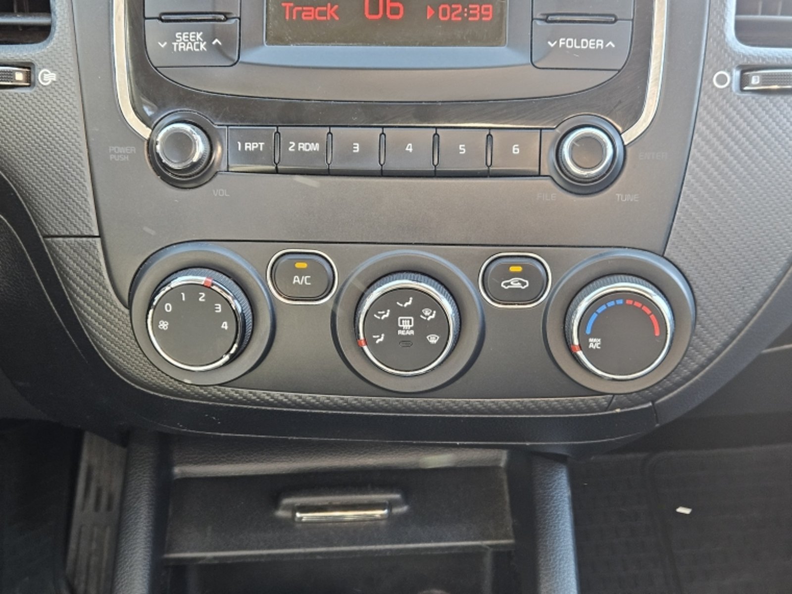 Kia CERATO 5 5 EX MT 1.6 2019 - Imagen 12 de 18
