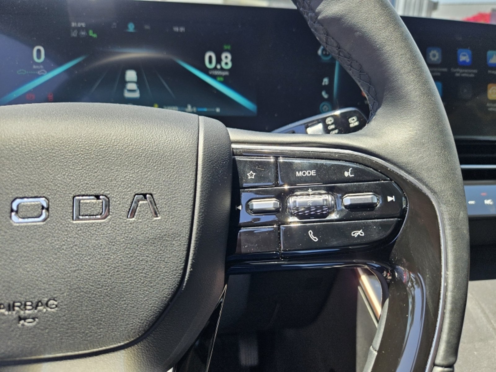 OMODA C5 1.6 T PRESTIGE AT 2025 - Imagen 16 de 20