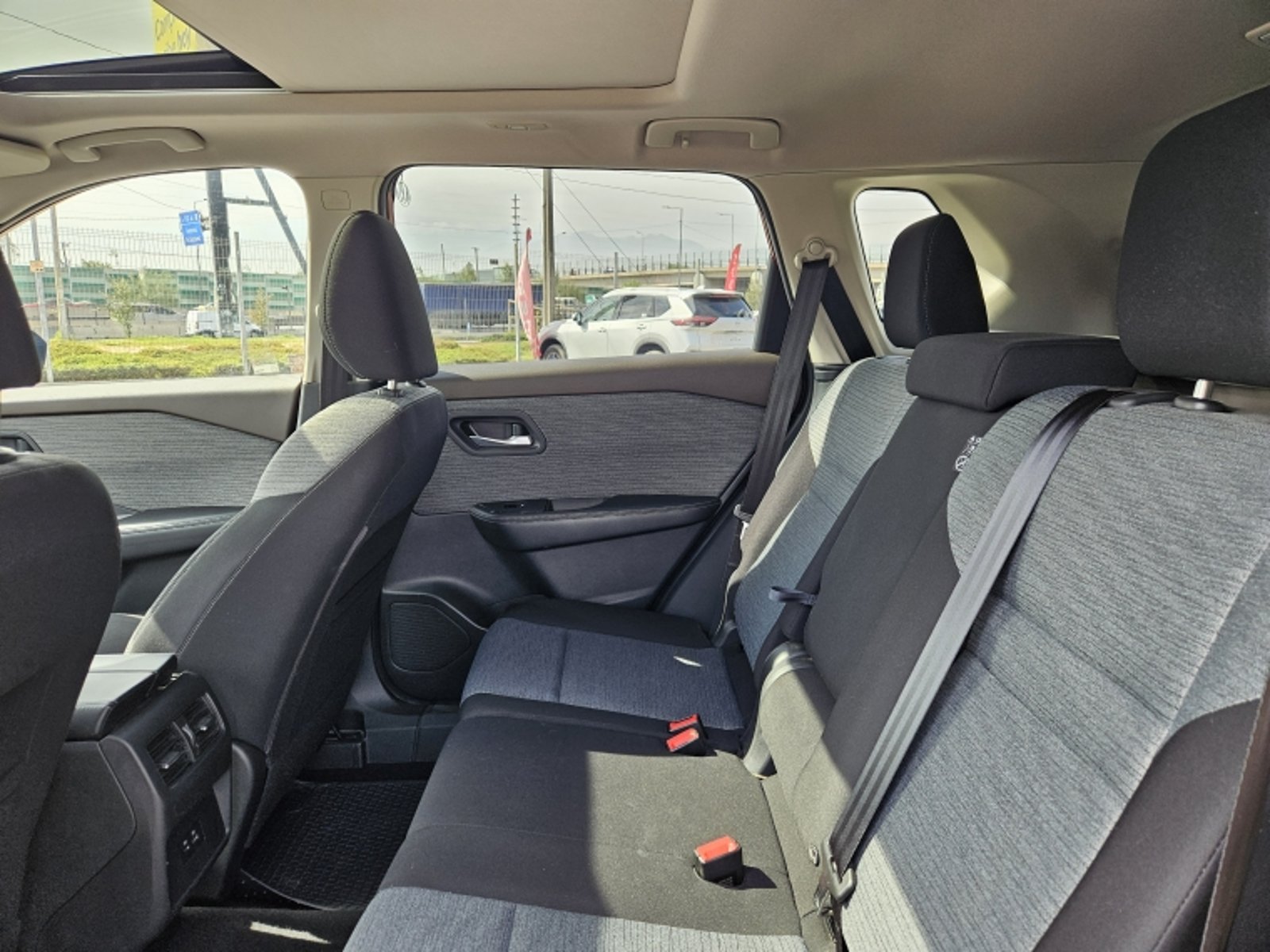 NISSAN X-TRAIL ADVANCE 3ROW AT 2.5 2024 - Imagen 8 de 20