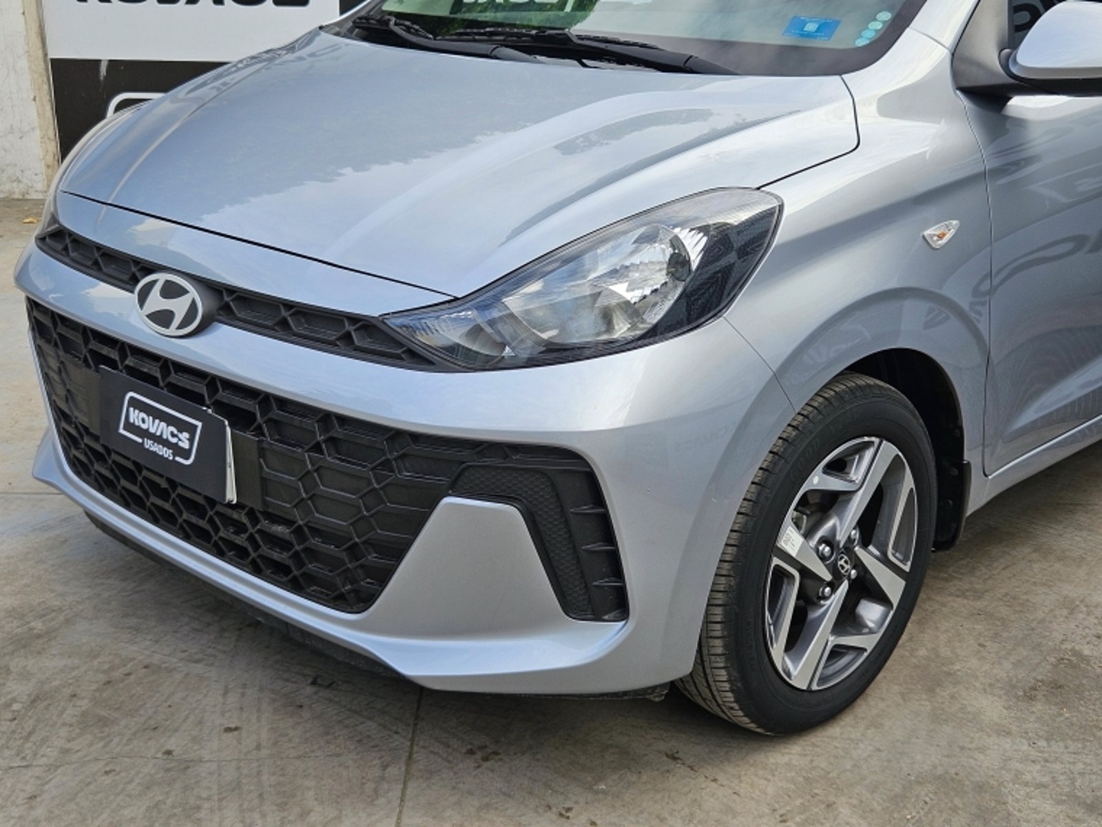 Hyundai GRAND I10 AI3  SEDAN 1.2 AT PLUS FL 2026 - Foto 2 de 19