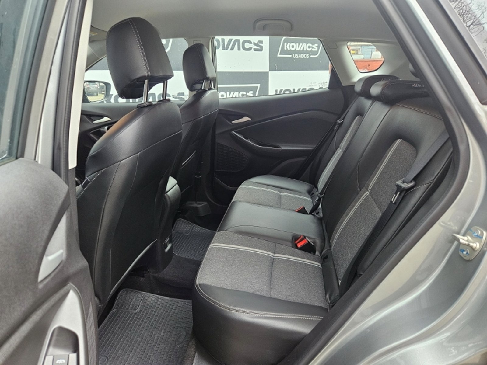 Chevrolet TRACKER 1.2T LTZ AT 2025 - Imagen 8 de 19