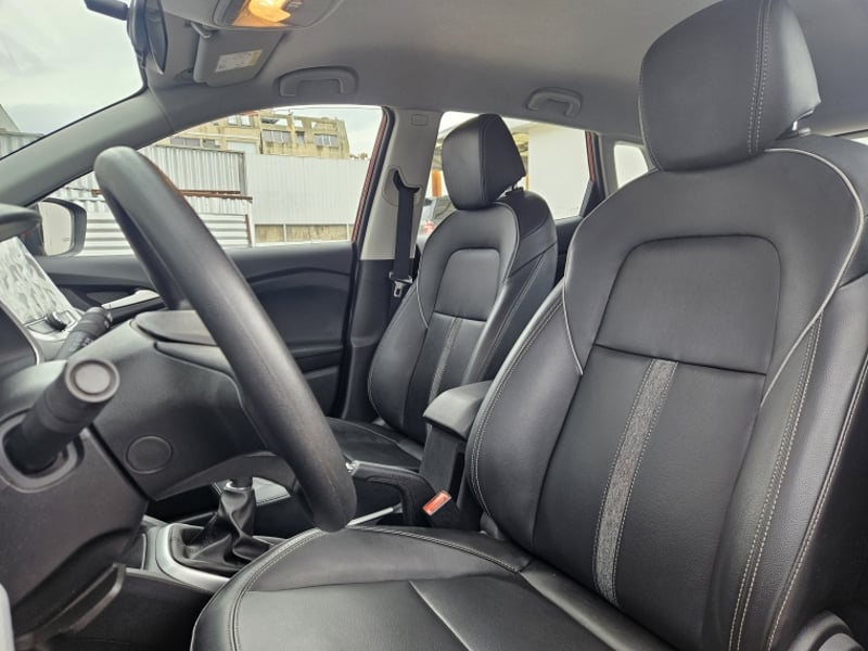 Chevrolet TRACKER 1.2T LTZ MT 2025 - Imagen 17 de 20