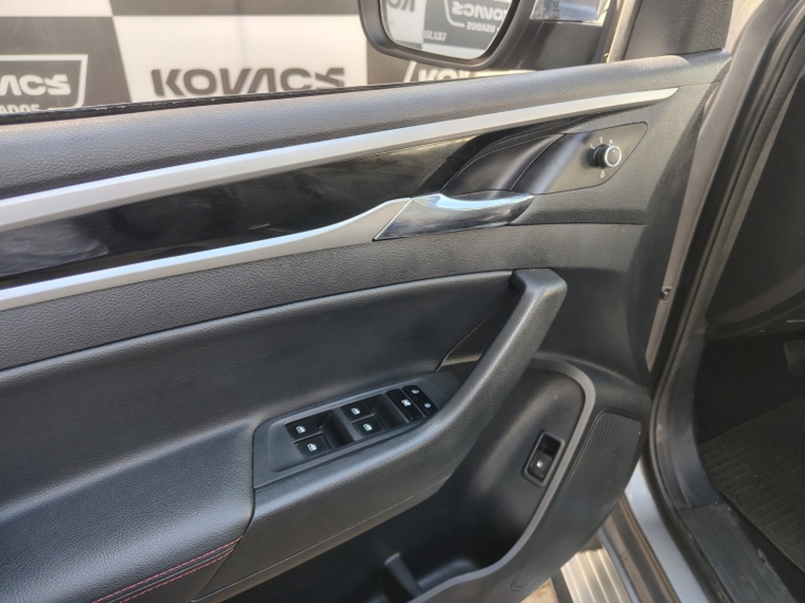 MAXUS T60 2.0 D20 GLX AT 4X4 DIESEL 2022 - Imagen 14 de 18