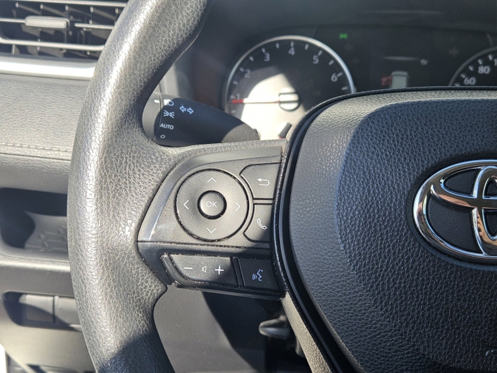 TOYOTA RAV4 LE AT 2024 - Imagen 18 de 20