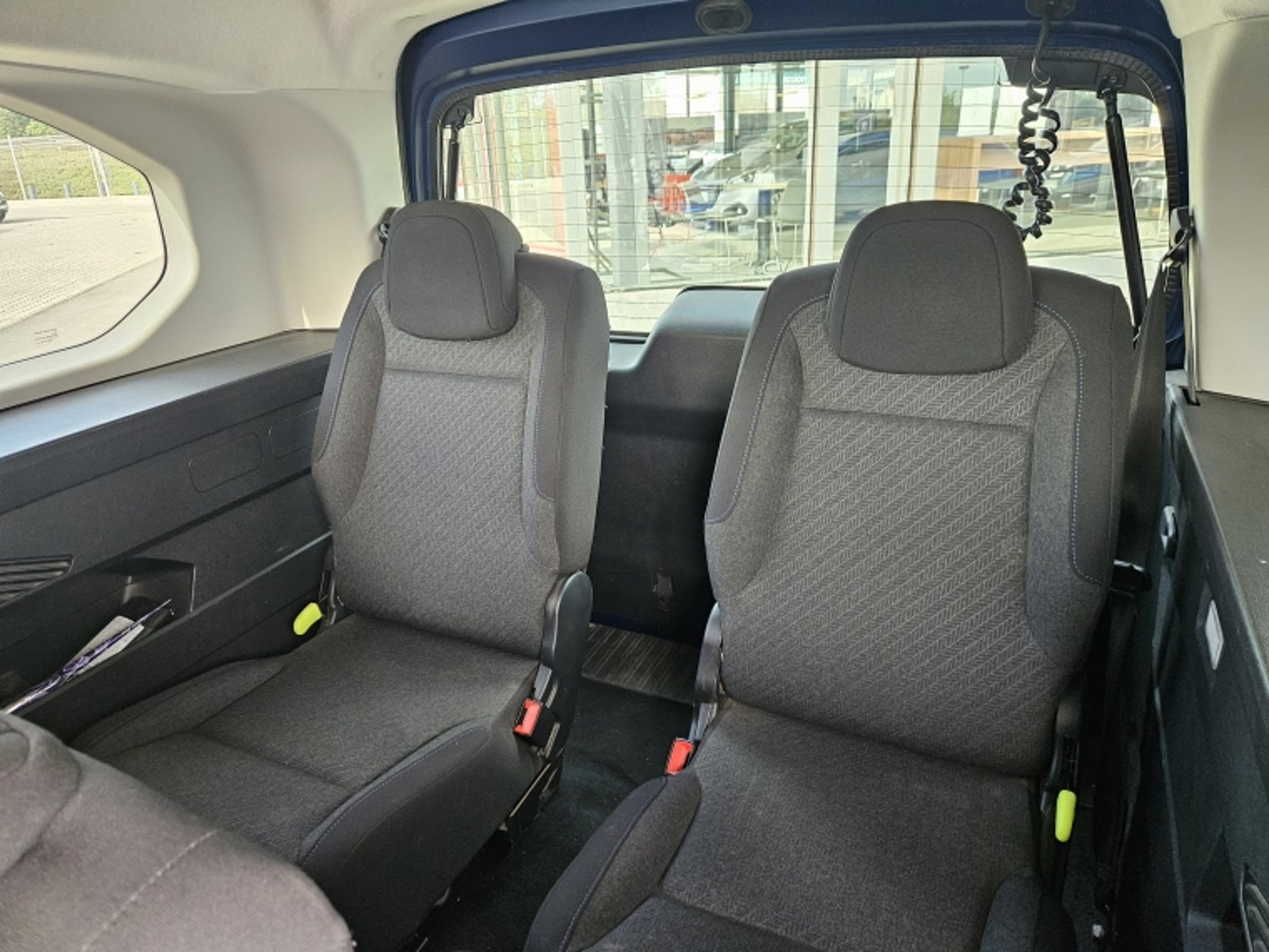 PEUGEOT RIFTER 1.5 ALLURE BLUEHDI 130 AT DIESEL 2023 - Imagen 10 de 20