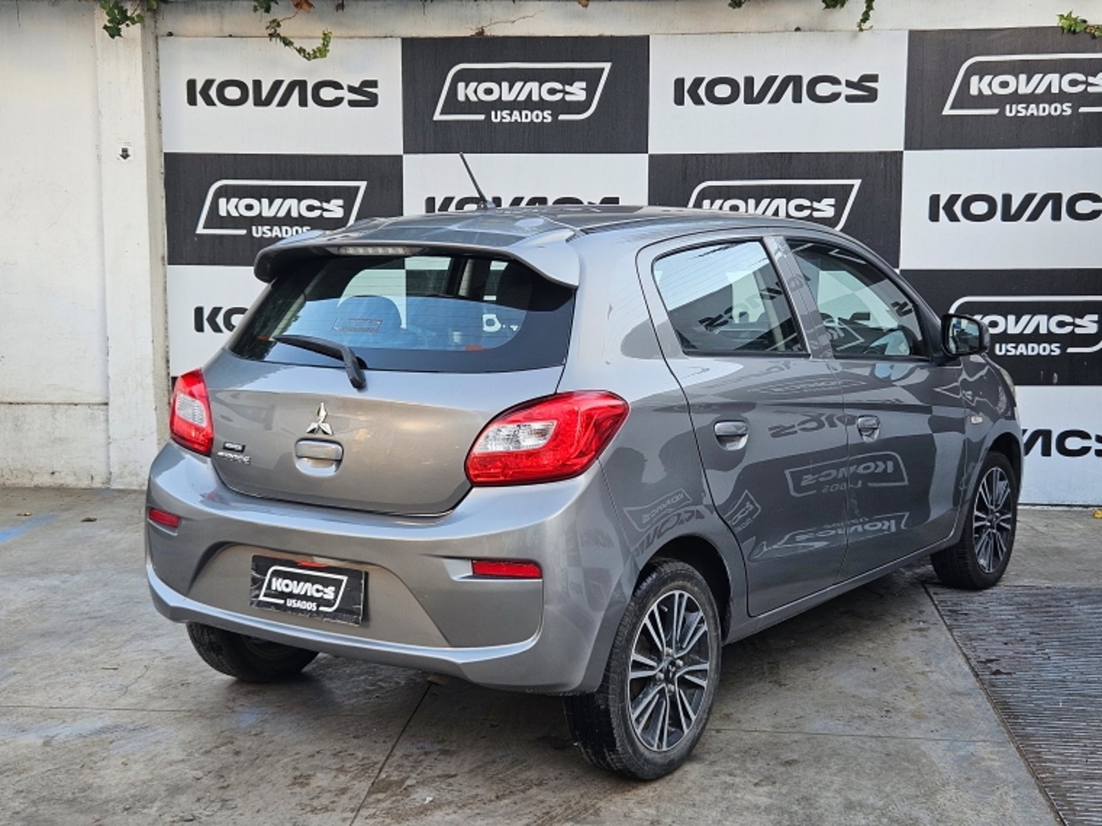 Mitsubishi MIRAGE 1.2  GLS MT 2018 - Foto 5 de 17