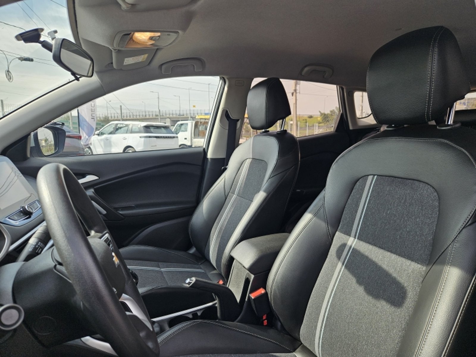 CHEVROLET TRACKER LTZ 1.2T MT 2023 - Imagen 14 de 20