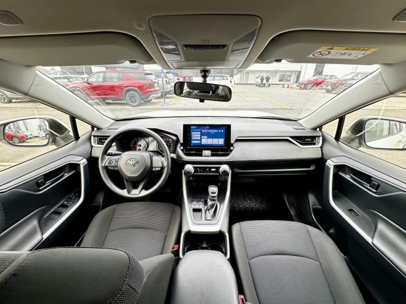 TOYOTA RAV4 2.0 LE AT 2024 - Imagen 18 de 20