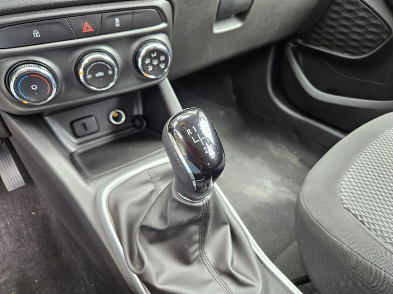 Chevrolet TRACKER 1.2 LS MT 2023 - Imagen 15 de 19