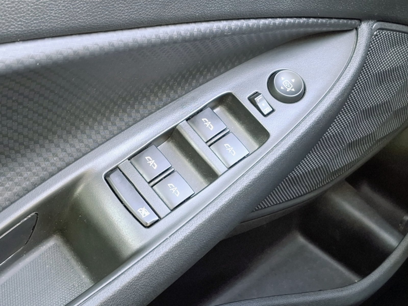 CHEVROLET ONIX LTZ MT 2024 - Imagen 8 de 20