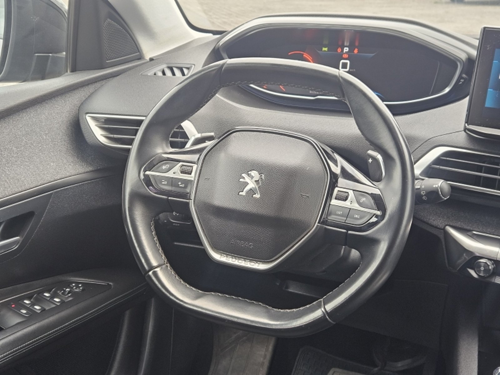 Peugeot 3008 ALLURE PACK THP 165 AT 1.6 2021 - Imagen 10 de 20