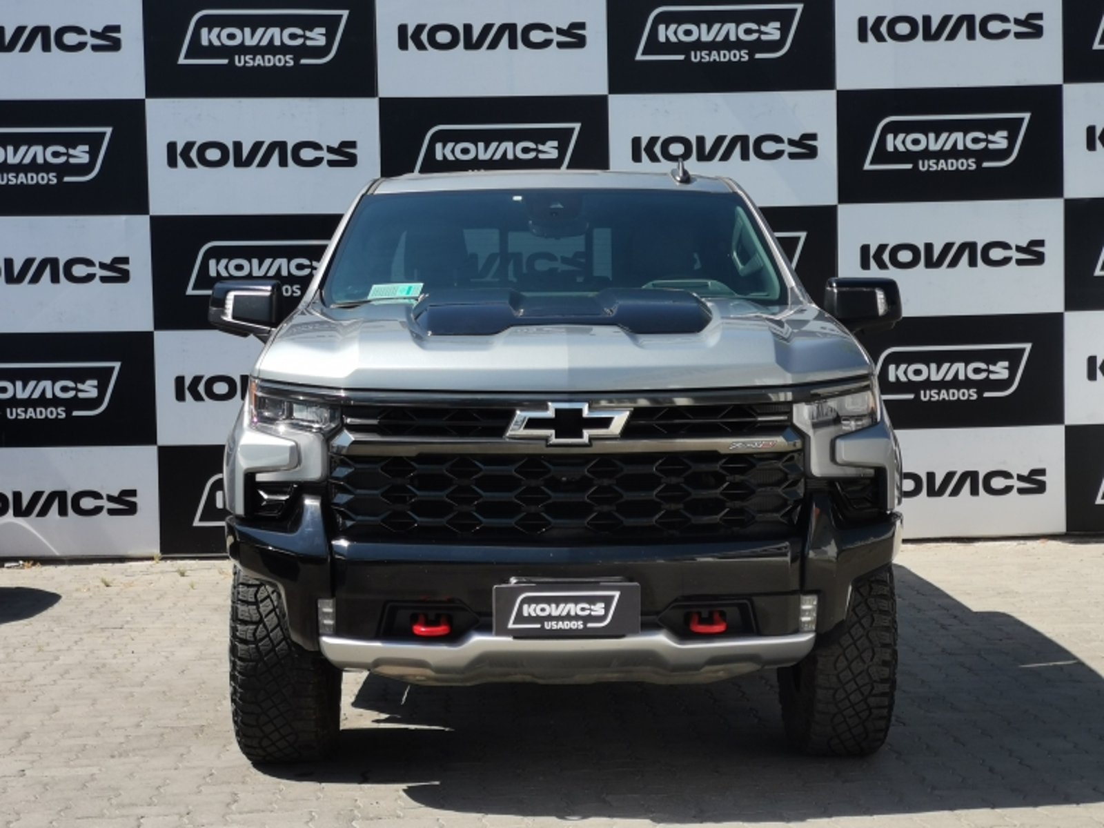 Chevrolet SILVERADO 6.2 ZR2 AT 4X4 2024 - Foto 2 de 19