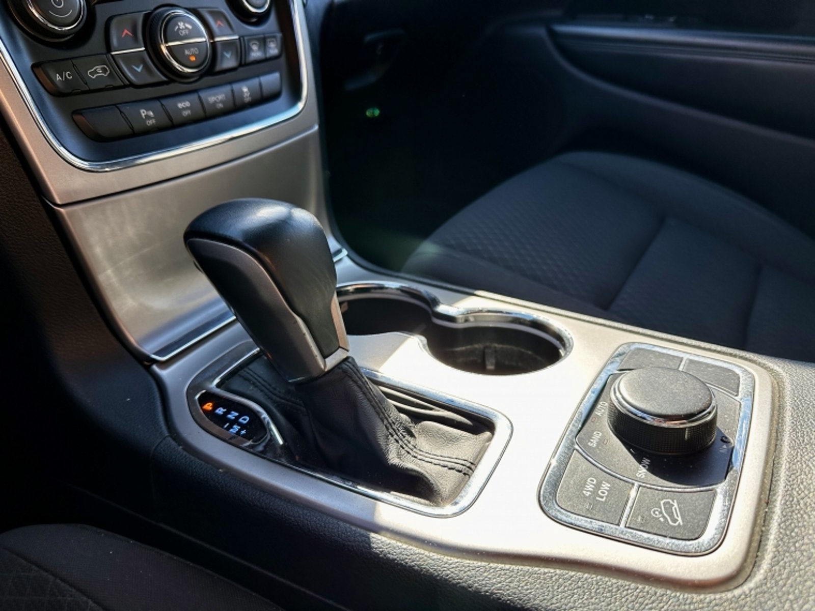 JEEP GRAND CHEROKEE 3.0 LAREDO AT 4X4 DIESEL 2020 - Imagen 14 de 20