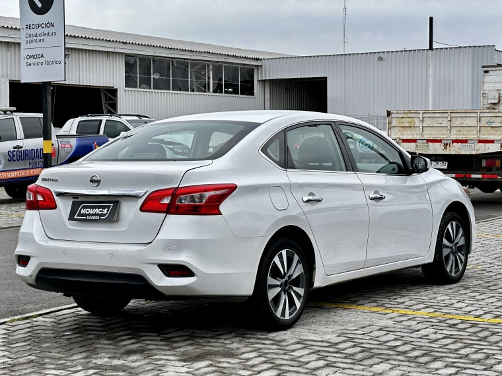 Nissan SENTRA 1.8 AT EXCLUSIVE 2018 - Imagen 4 de 16