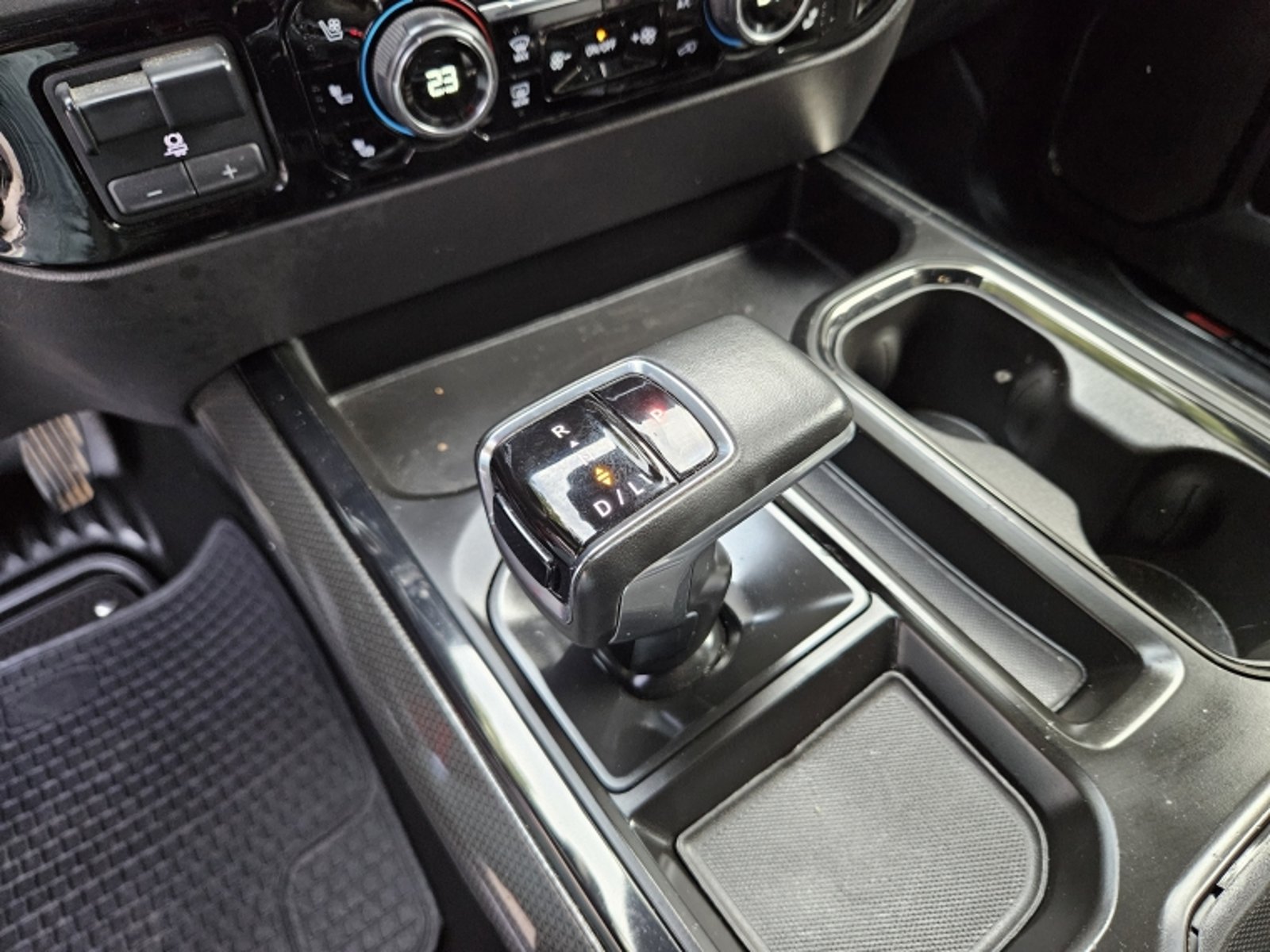 Chevrolet SILVERADO 6.2  ZR2  AT  4X4 2023 - Imagen 14 de 18