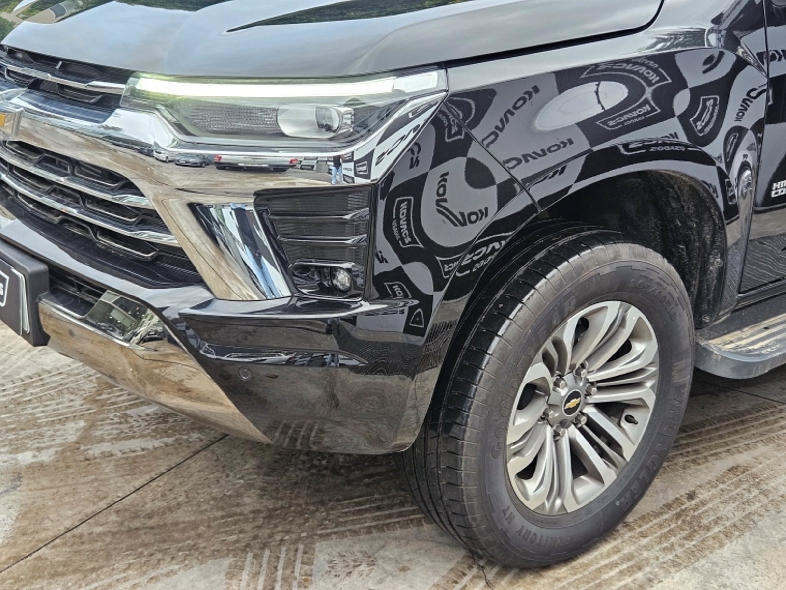 Chevrolet COLORADO 2.8 HIGH COUNTRY  AT 4X4 DIESEL 2026 - Foto 2 de 20