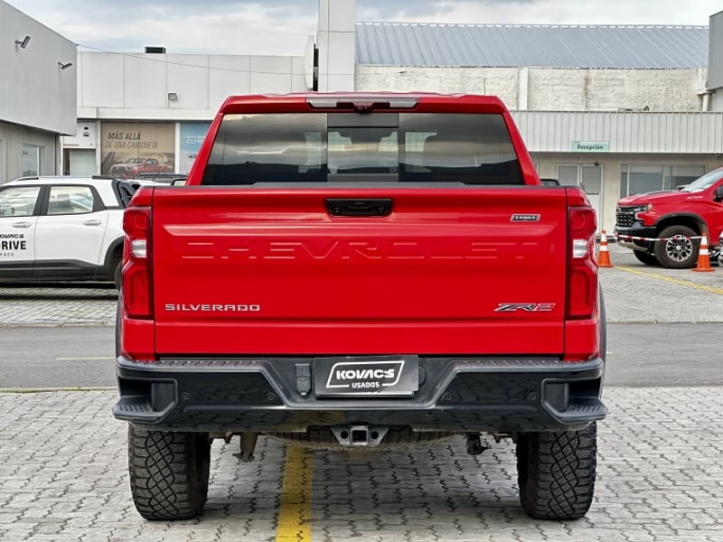 Chevrolet SILVERADO 6.2 AUT 2024 - Imagen 6 de 20
