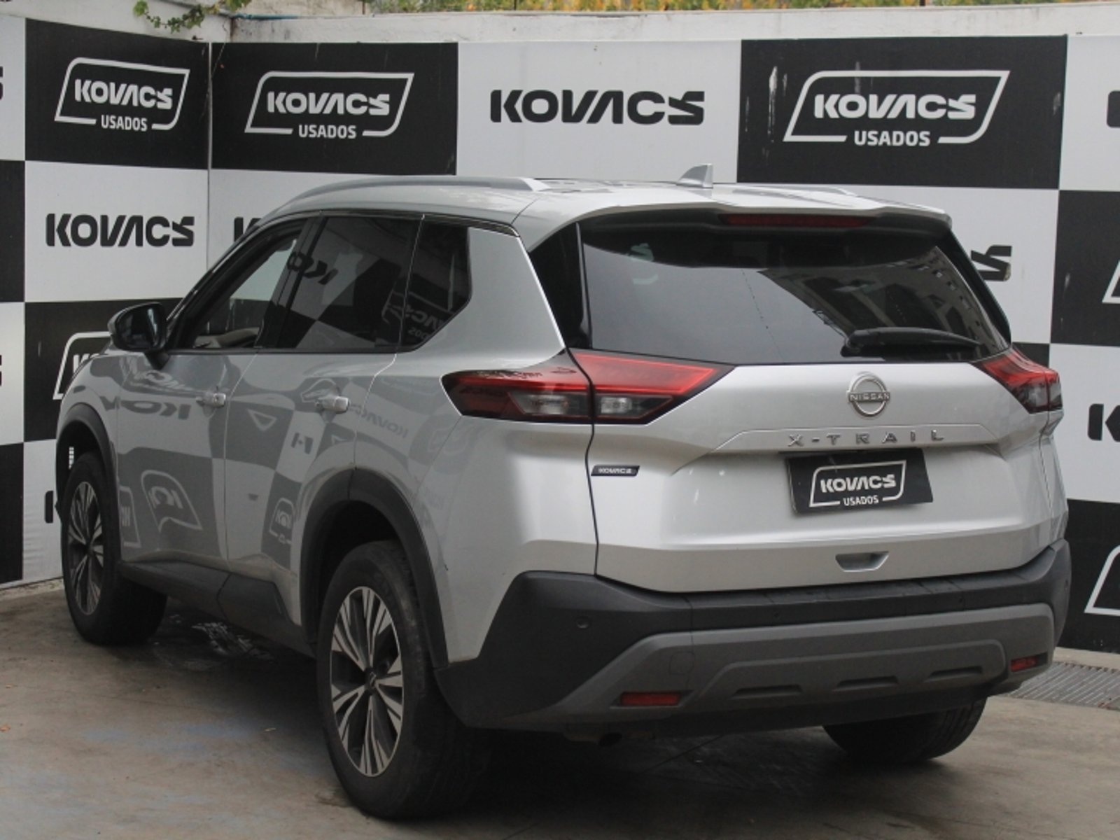 NISSAN X-TRAIL ADVANCE 3ROW AT 2.5 2024 - Imagen 17 de 20