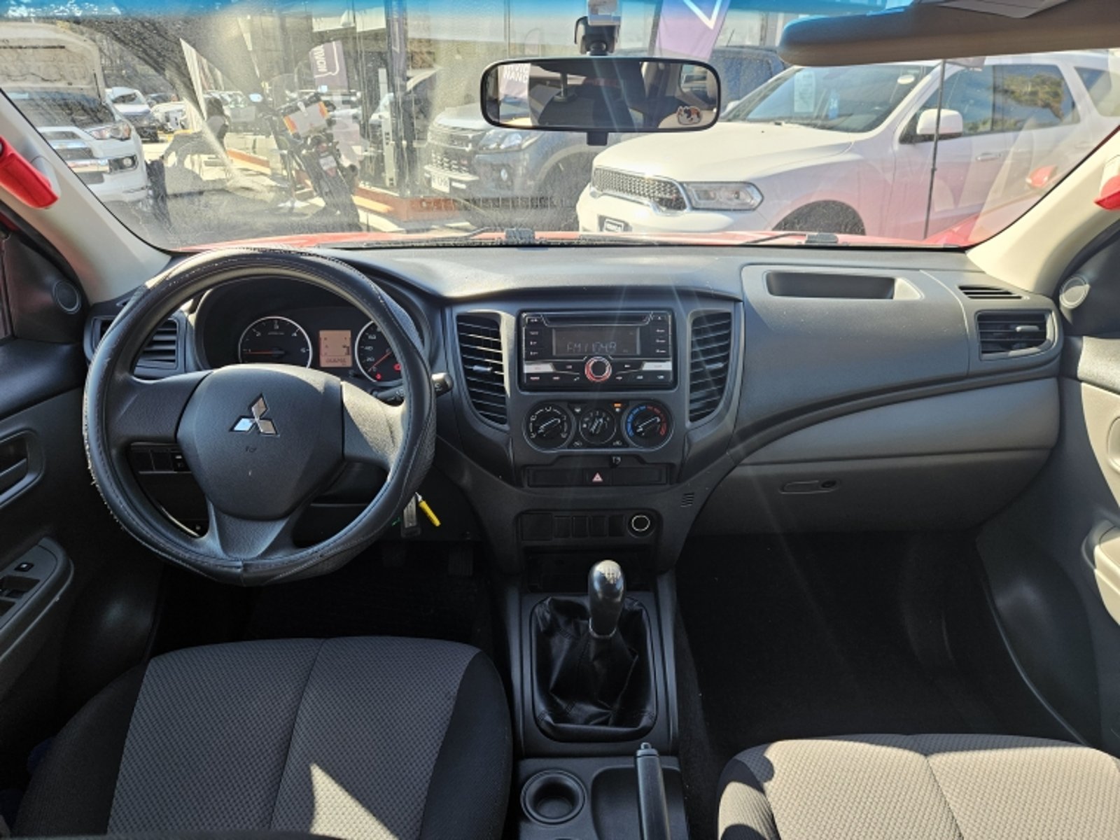 Mitsubishi L200 L 200 WORK CR DC 2.4 2019 - Imagen 9 de 17