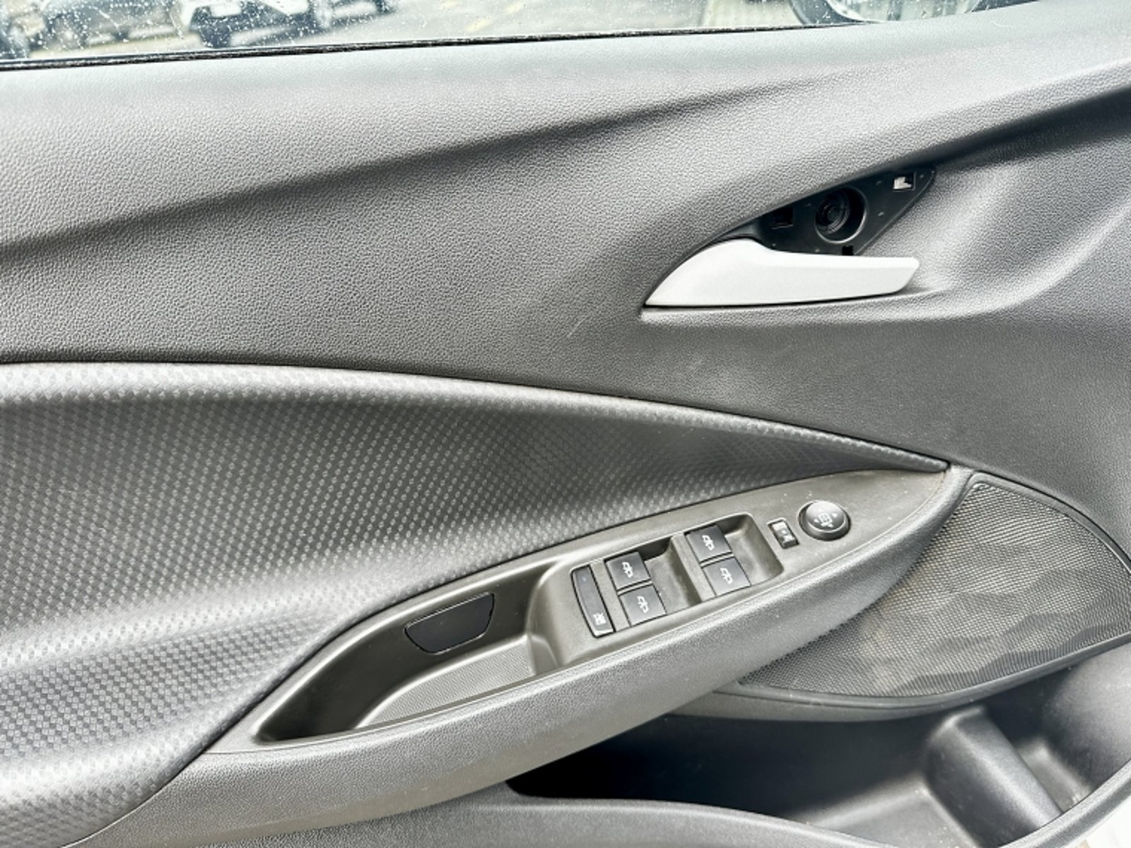 Chevrolet ONIX HB 1.0T LTZ MT 2025 - Imagen 15 de 18