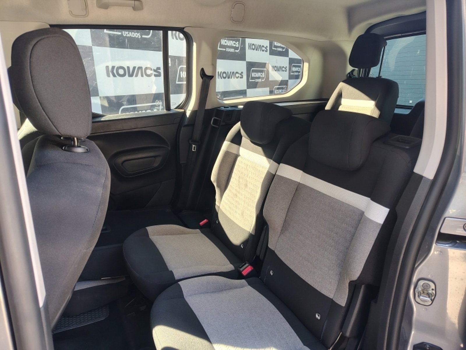 CITROEN BERLINGO NEW BERLINGO 3 1.5 AUT 2023 - Imagen 8 de 18