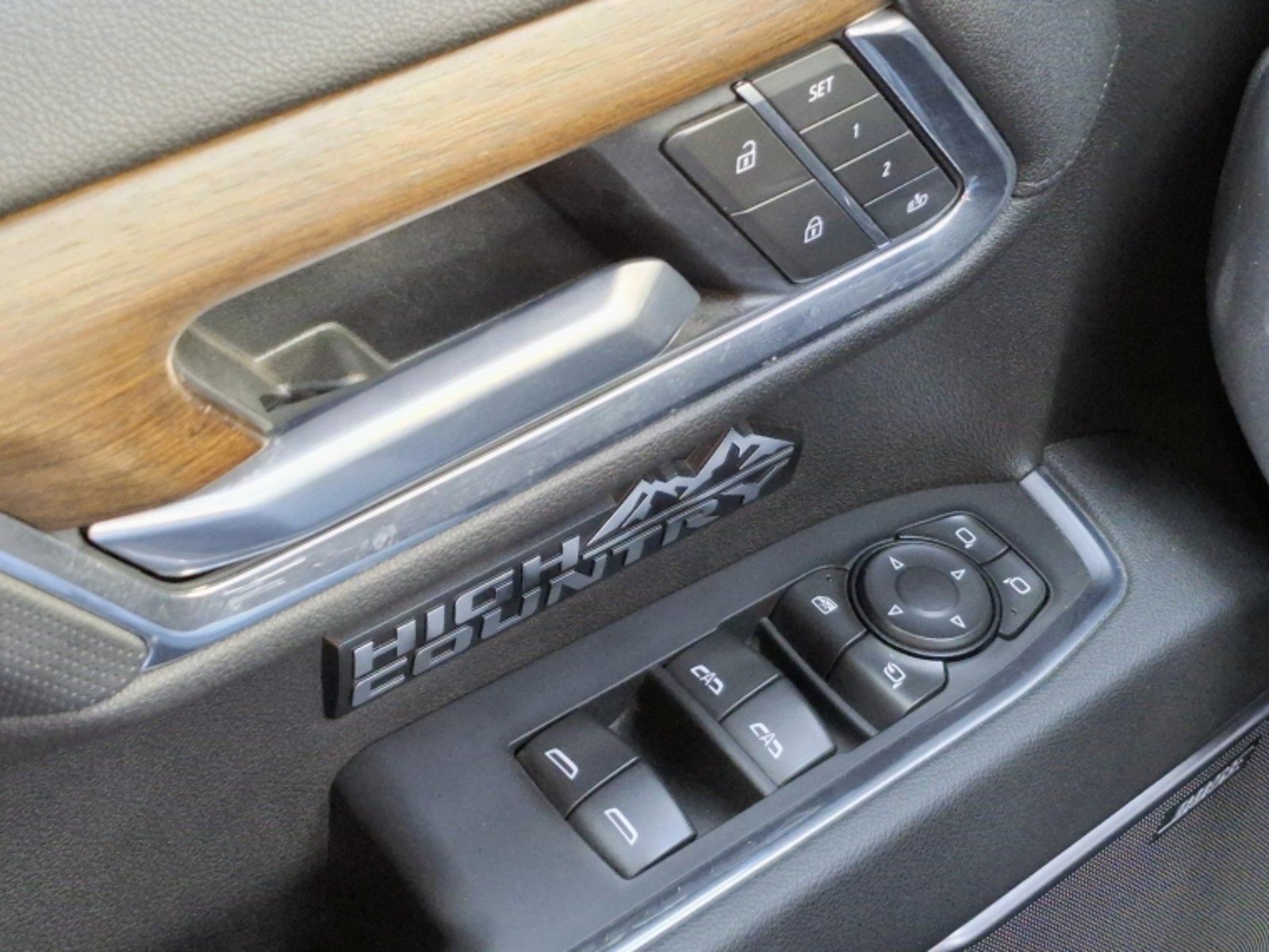 CHEVROLET SILVERADO HC AT 2025 - Imagen 8 de 20